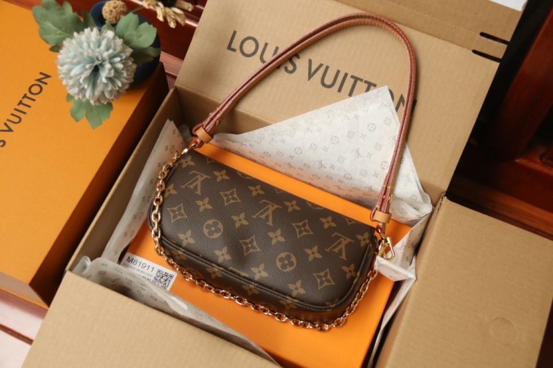 LV Clutch Bags